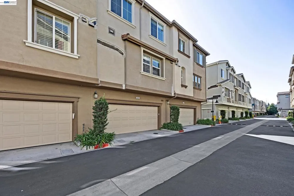 2283 Gibbons St Hayward, CA 94541