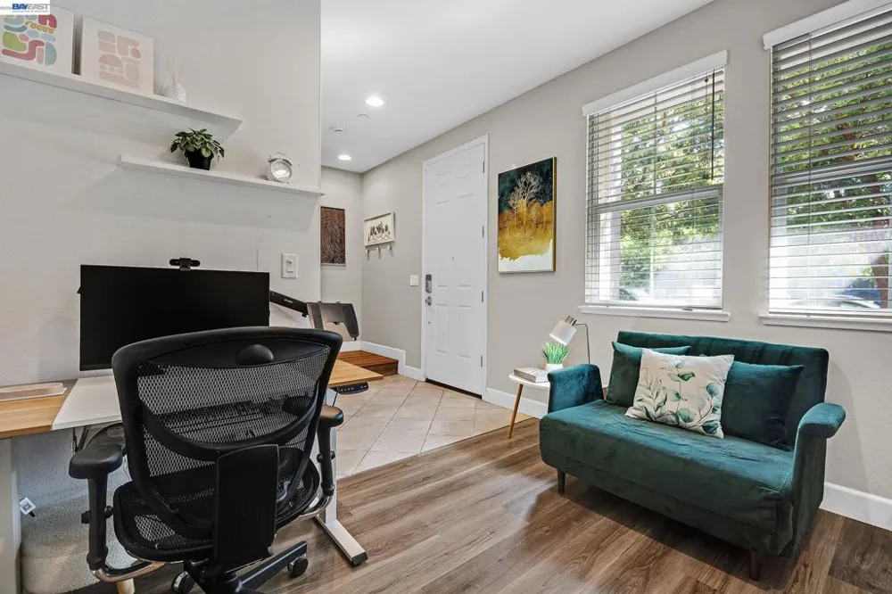 2283 Gibbons St Hayward, CA 94541