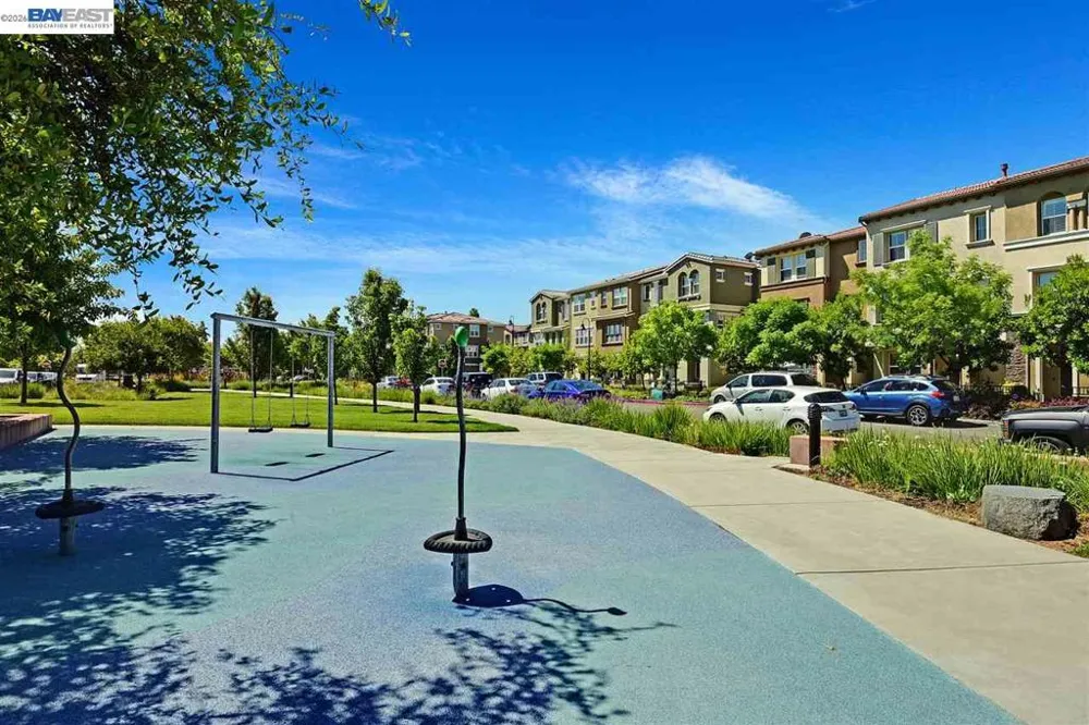 2283 Gibbons St Hayward, CA 94541