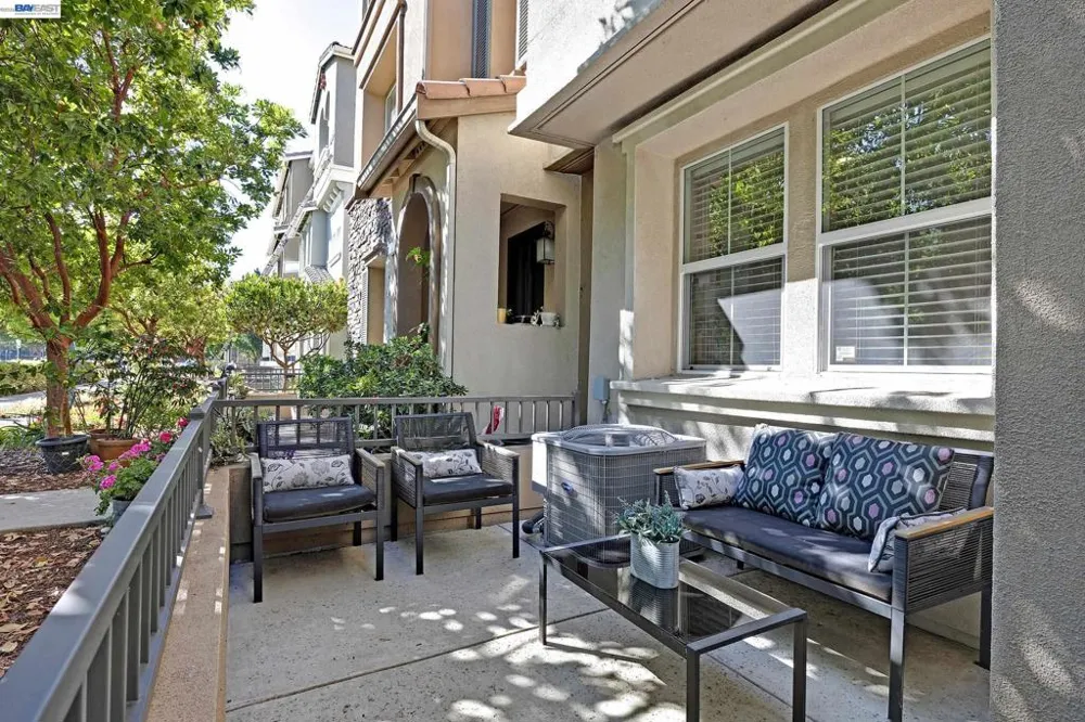 2283 Gibbons St Hayward, CA 94541