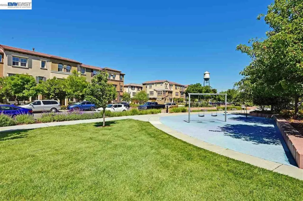 2283 Gibbons St Hayward, CA 94541