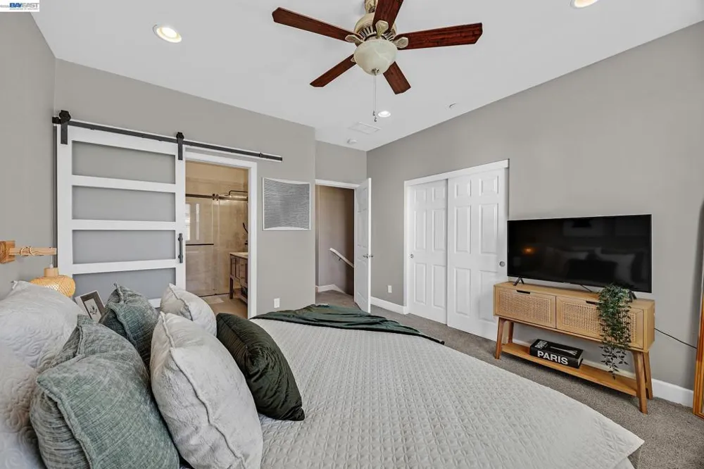 2283 Gibbons St Hayward, CA 94541