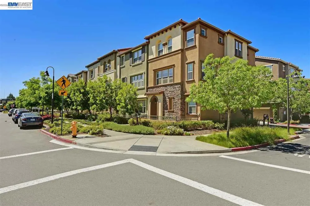 2283 Gibbons St Hayward, CA 94541