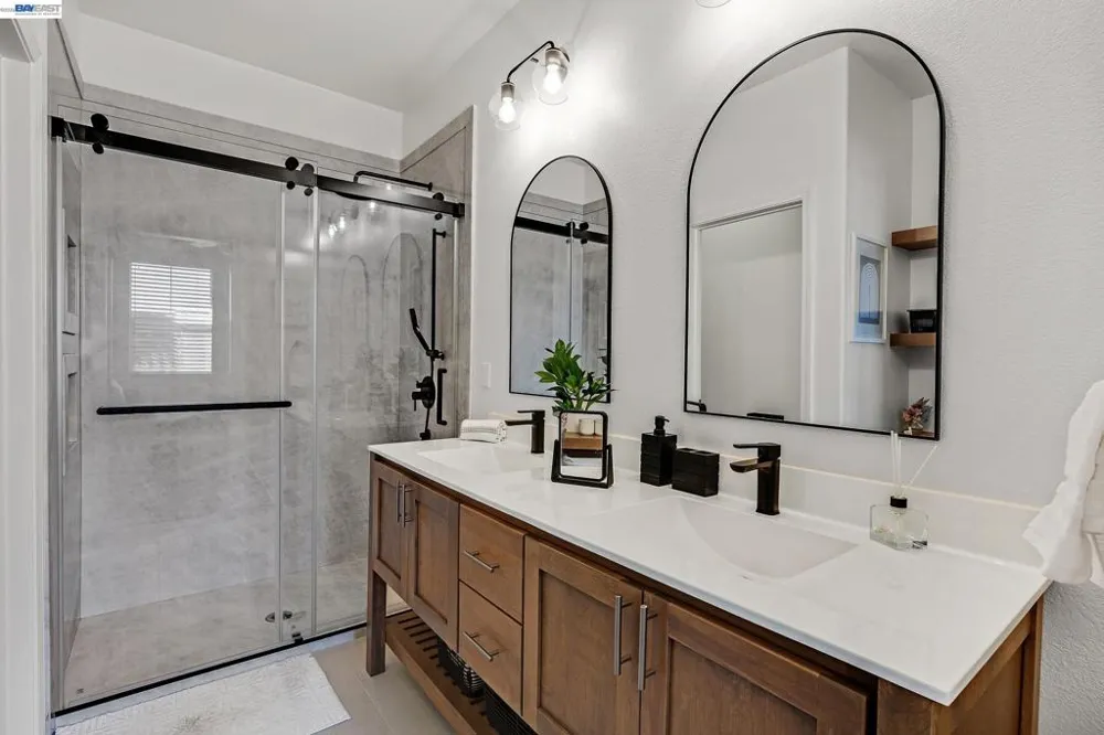2283 Gibbons St Hayward, CA 94541