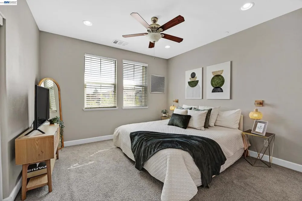 2283 Gibbons St Hayward, CA 94541