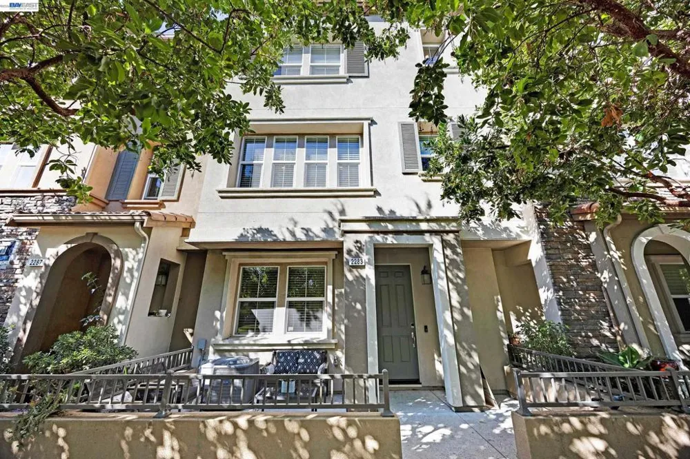 2283 Gibbons St Hayward, CA 94541