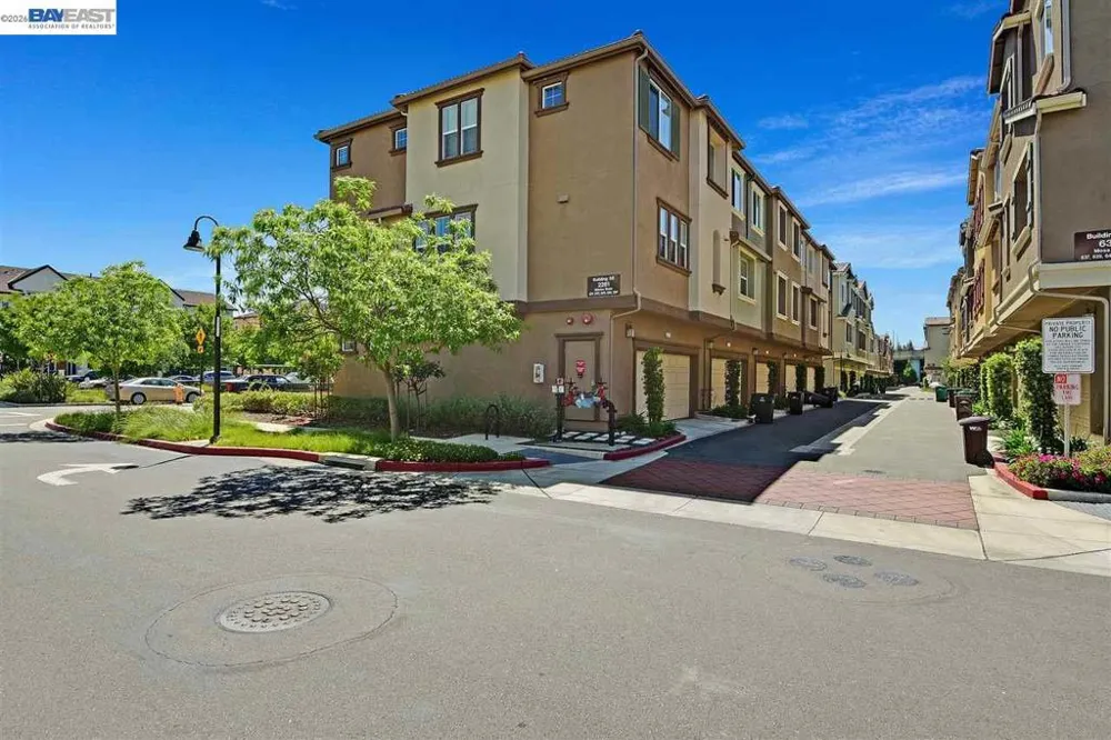 2283 Gibbons St Hayward, CA 94541
