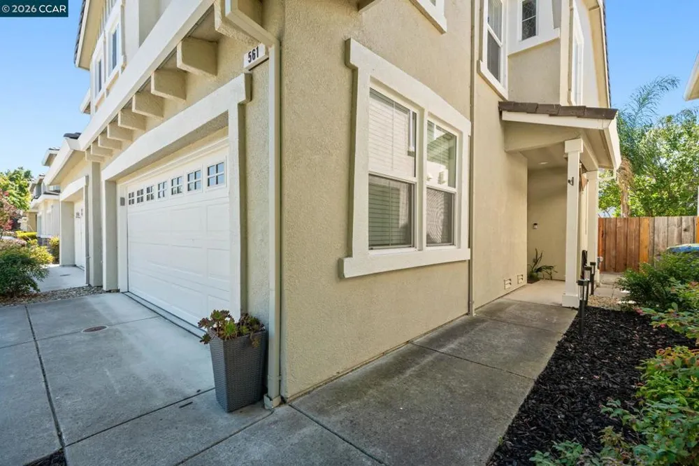 561 Loch Lomond Way Fairfield, CA 94534