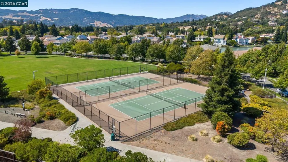 561 Loch Lomond Way Fairfield, CA 94534