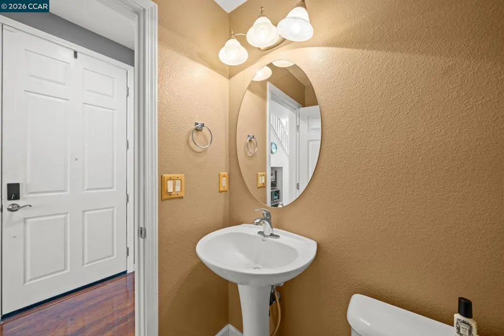 561 Loch Lomond Way Fairfield, CA 94534