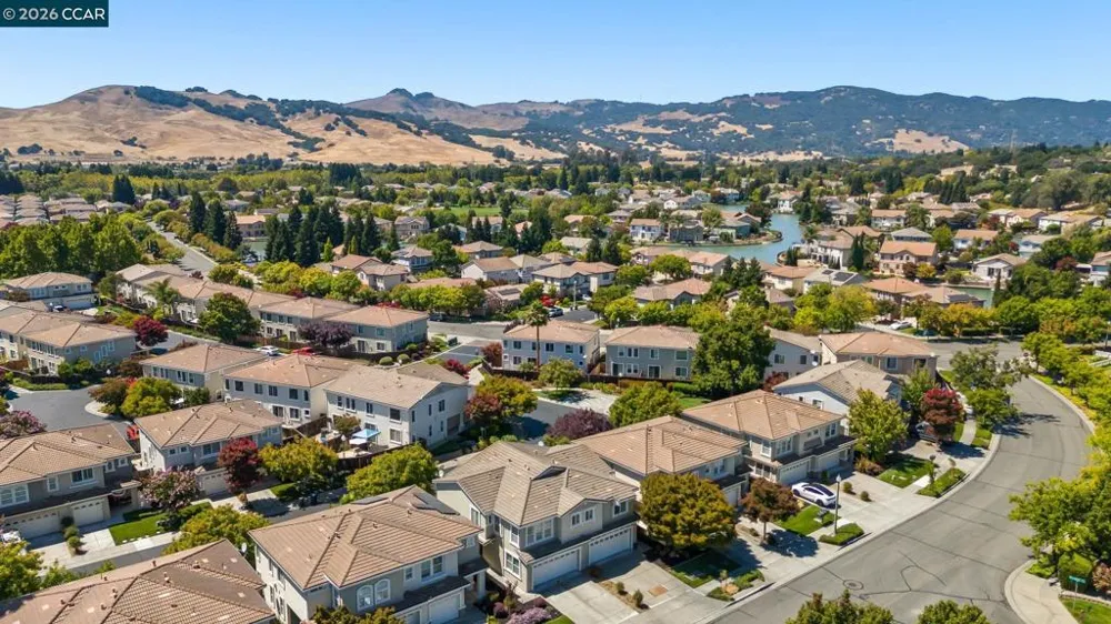 561 Loch Lomond Way Fairfield, CA 94534