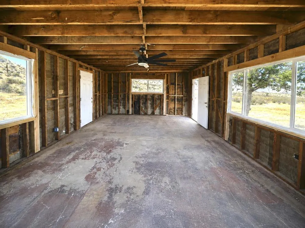 27127 Zuni Road Apple Valley, CA 92307