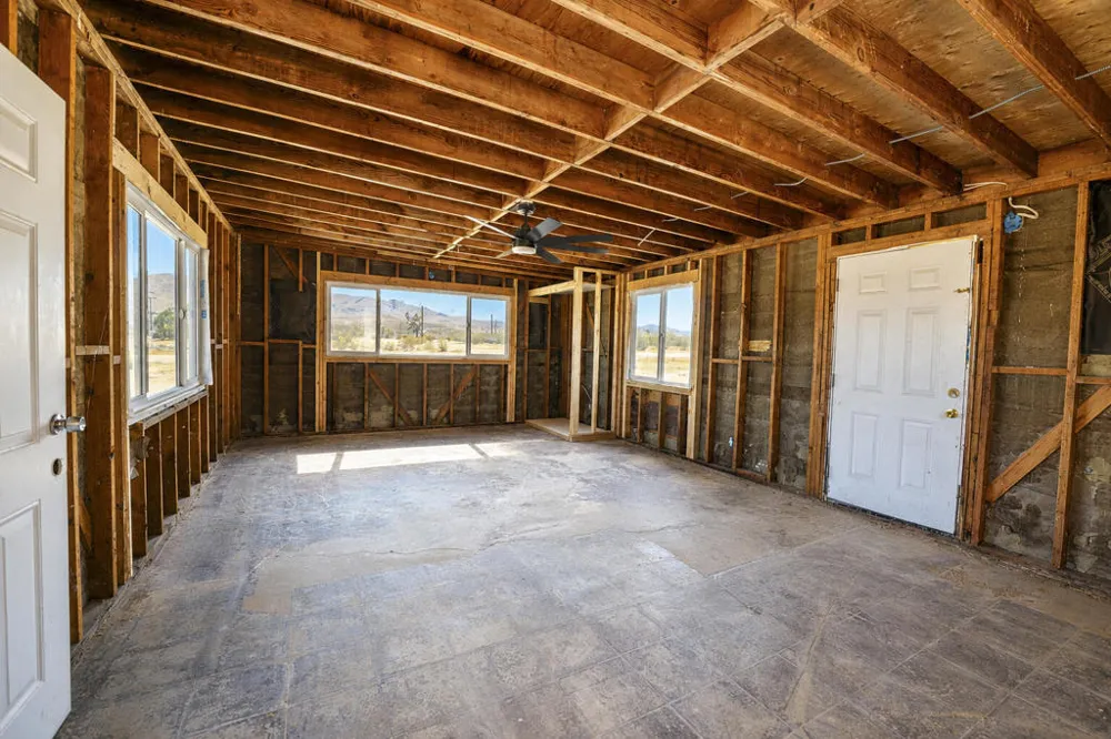 27127 Zuni Road Apple Valley, CA 92307