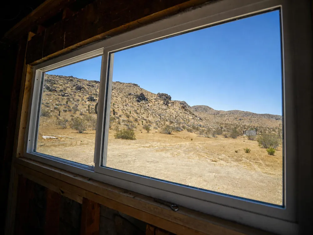 27127 Zuni Road Apple Valley, CA 92307