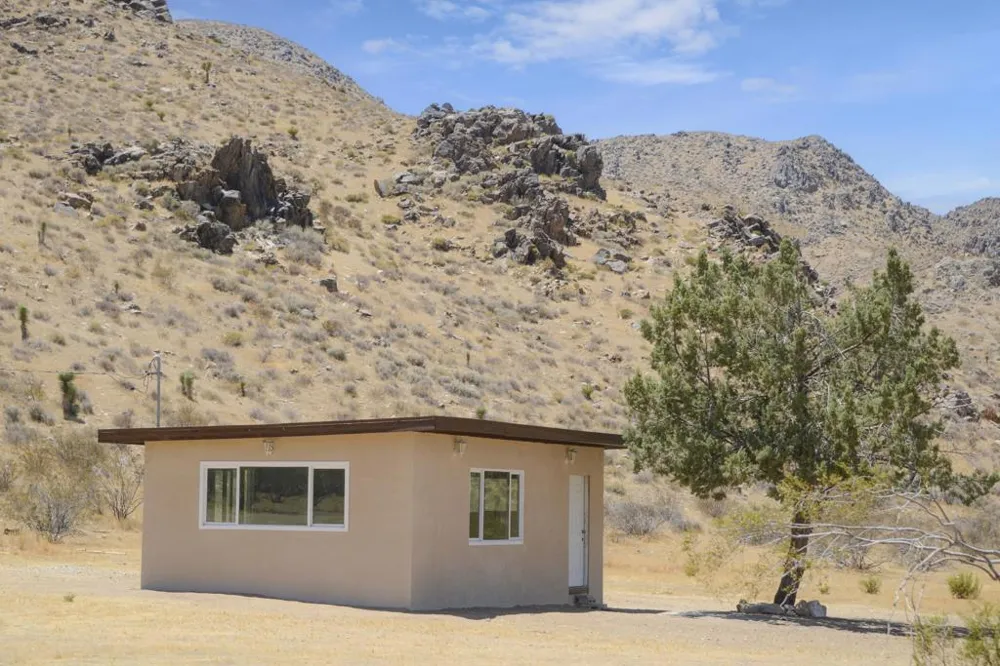 27127 Zuni Road Apple Valley, CA 92307