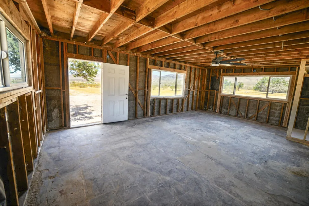 27127 Zuni Road Apple Valley, CA 92307