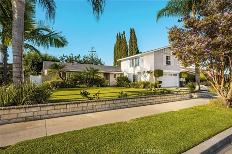 3742 E Euclid