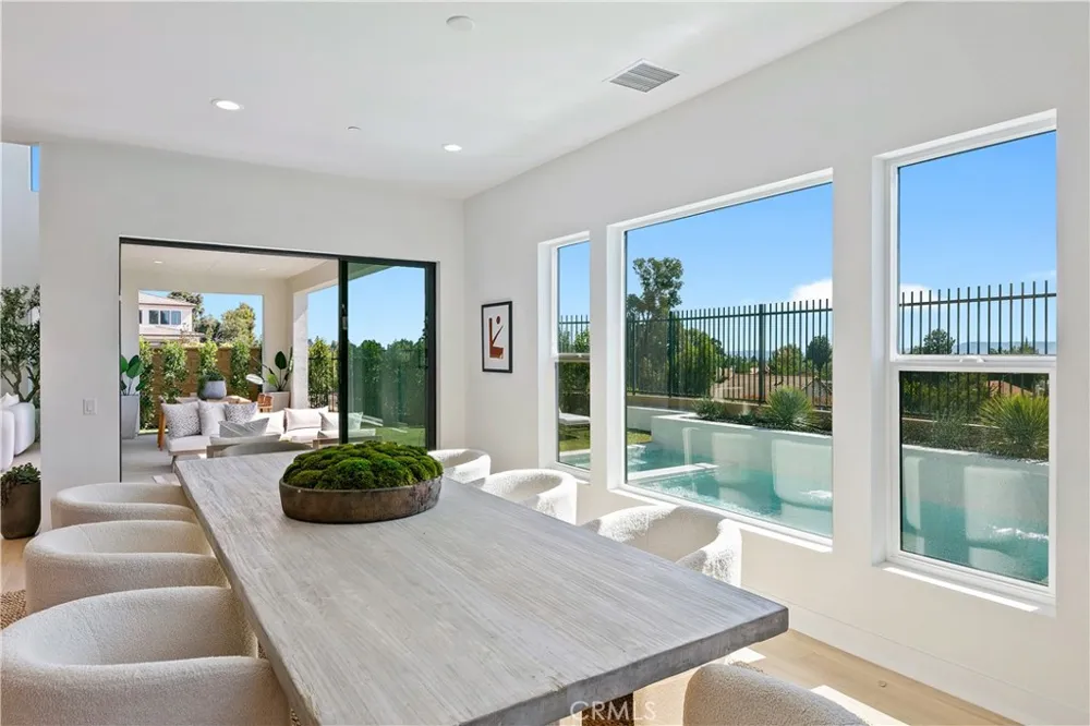 20500 Edgewood Court Chatsworth, CA 91311