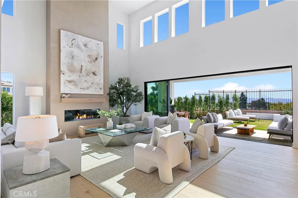 20500 Edgewood Court Chatsworth, CA 91311