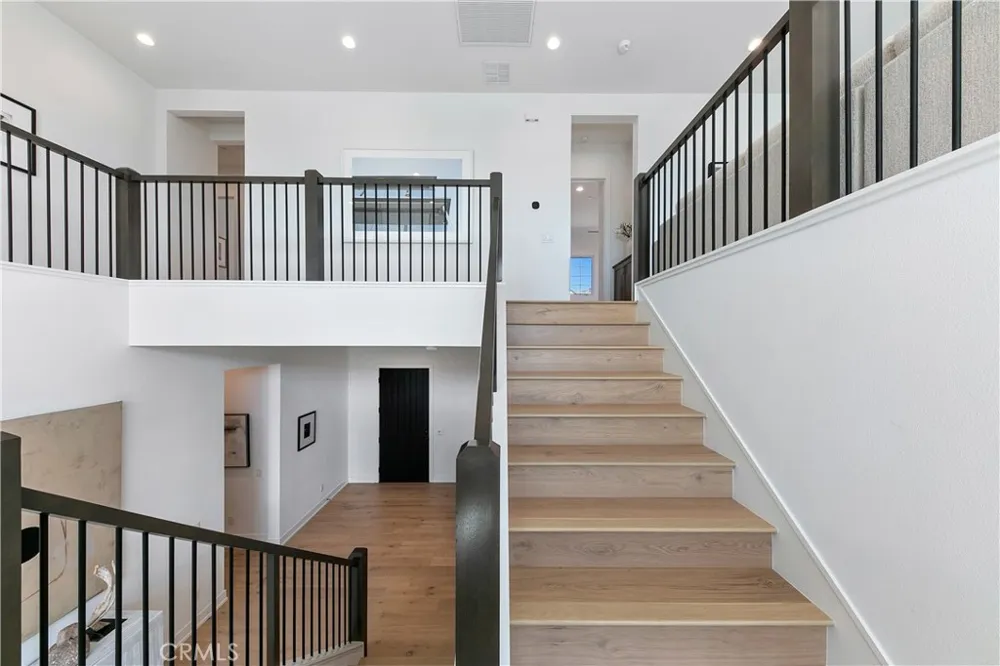 20500 Edgewood Court Chatsworth, CA 91311