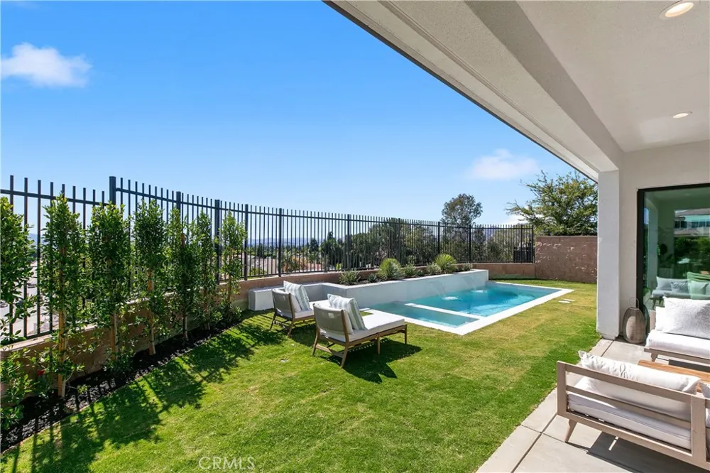 20500 Edgewood Court Chatsworth, CA 91311