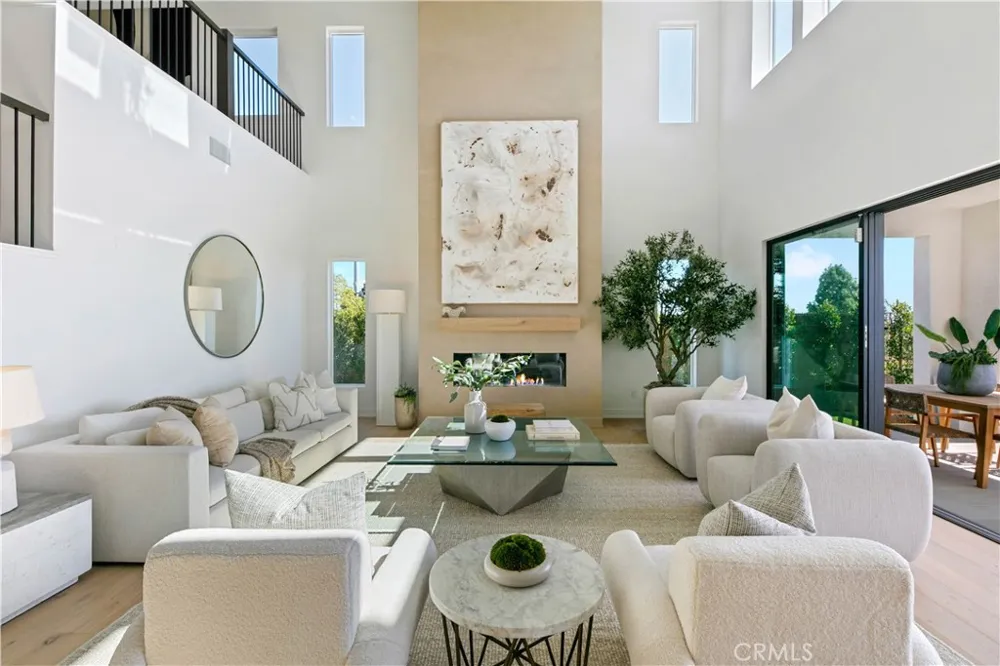 20500 Edgewood Court Chatsworth, CA 91311