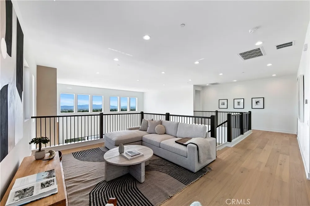 20500 Edgewood Court Chatsworth, CA 91311