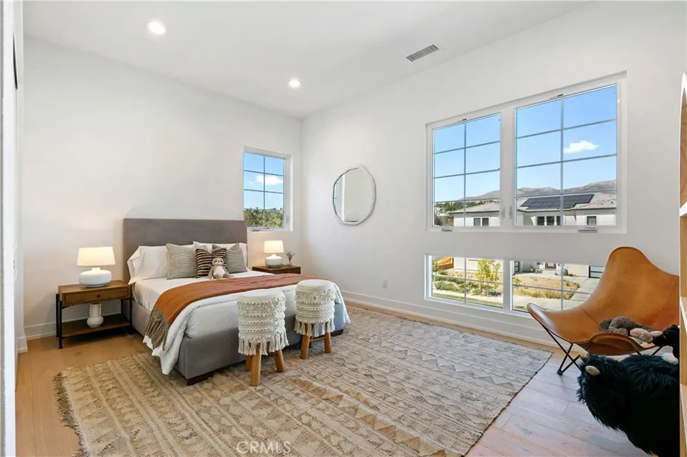 20500 Edgewood Court Chatsworth, CA 91311