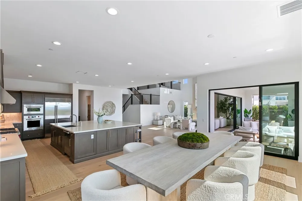 20500 Edgewood Court Chatsworth, CA 91311