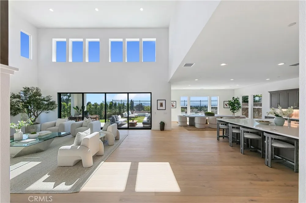 20500 Edgewood Court Chatsworth, CA 91311