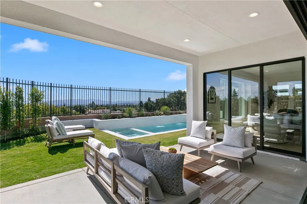 20500 Edgewood Court Chatsworth, CA 91311