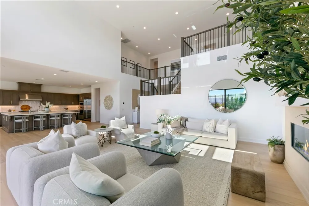 20500 Edgewood Court Chatsworth, CA 91311