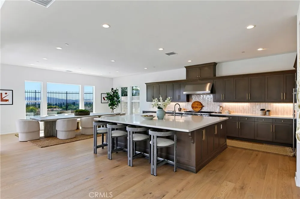 20500 Edgewood Court Chatsworth, CA 91311