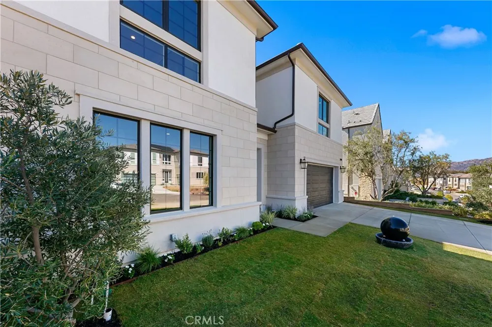 20500 Edgewood Court Chatsworth, CA 91311