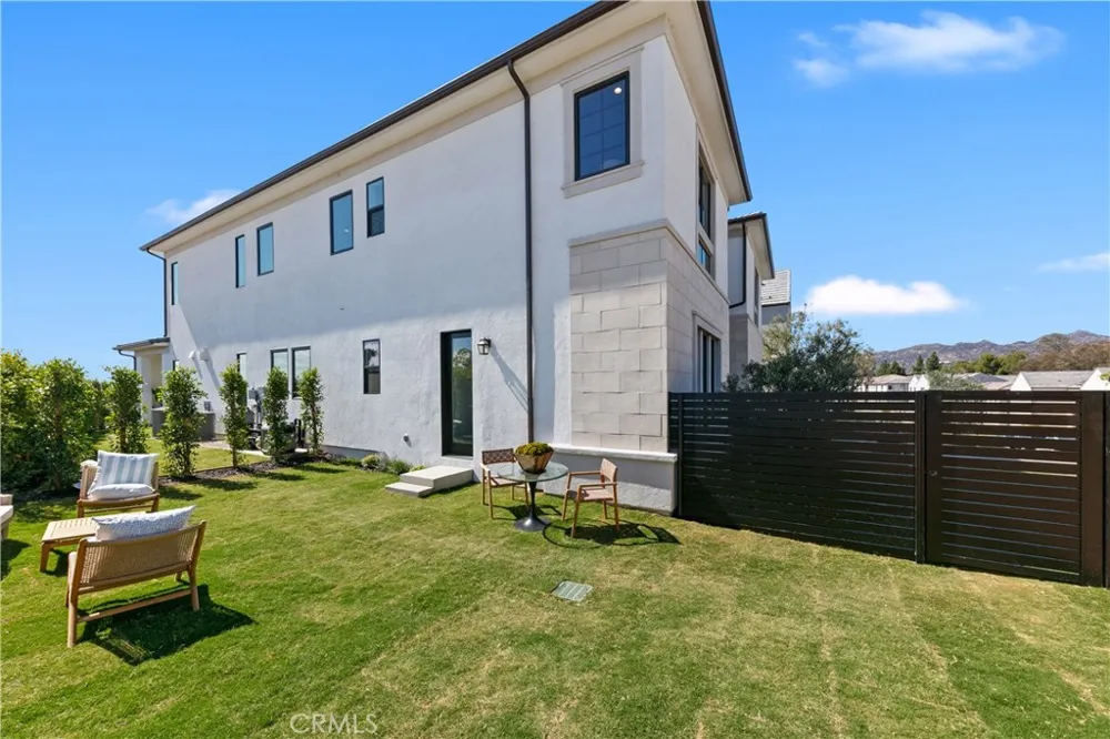 20500 Edgewood Court Chatsworth, CA 91311