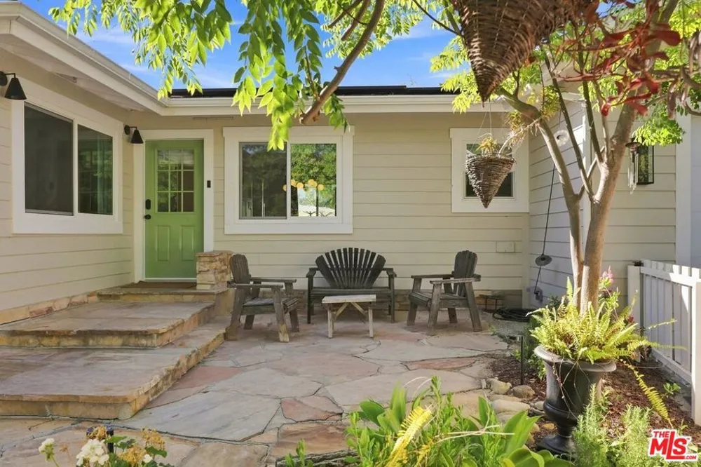 107 Alto Drive Oak View, CA 93022