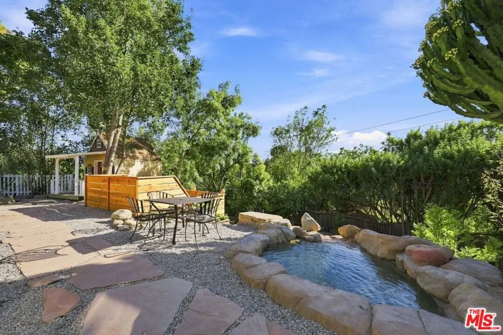 107 Alto Drive Oak View, CA 93022