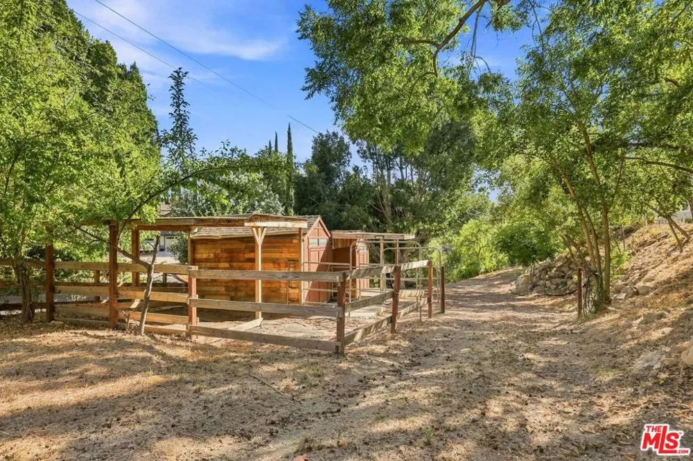 107 Alto Drive Oak View, CA 93022