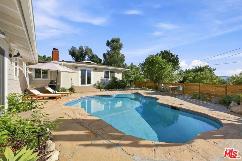 107 Alto Drive Oak View, CA 93022