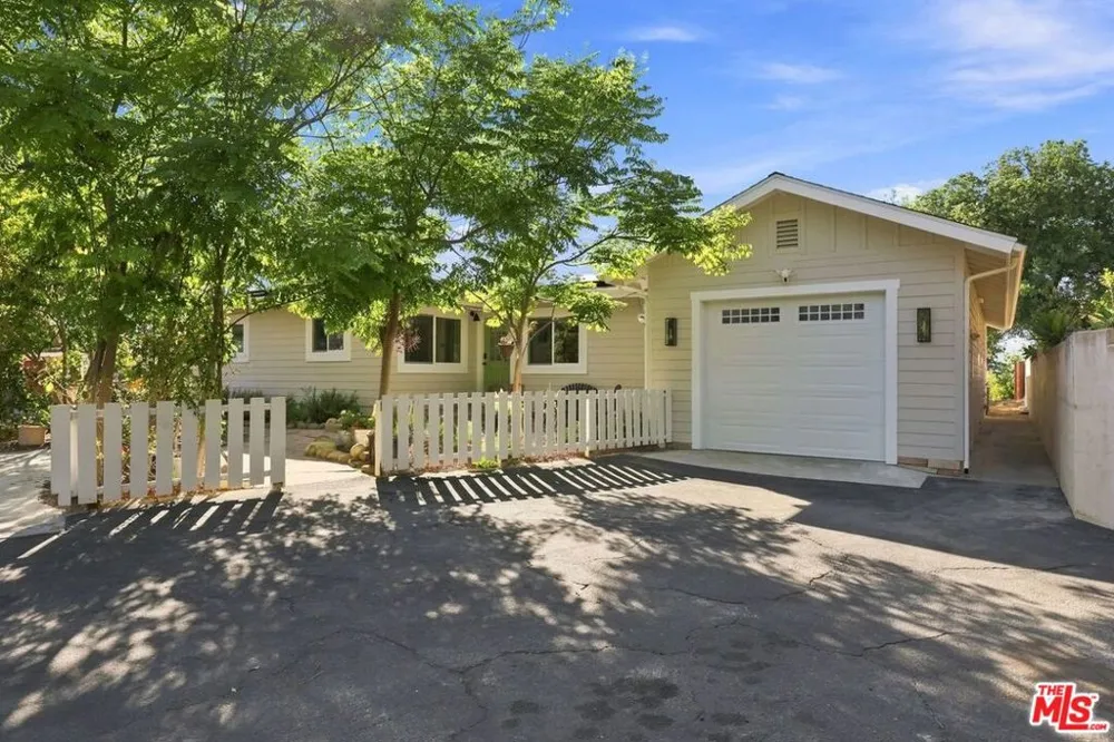 107 Alto Drive Oak View, CA 93022