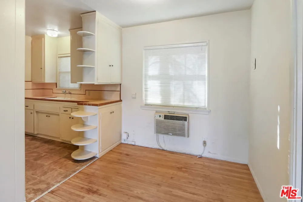 11165 Sunshine Terrace #1 Studio City, CA 91604
