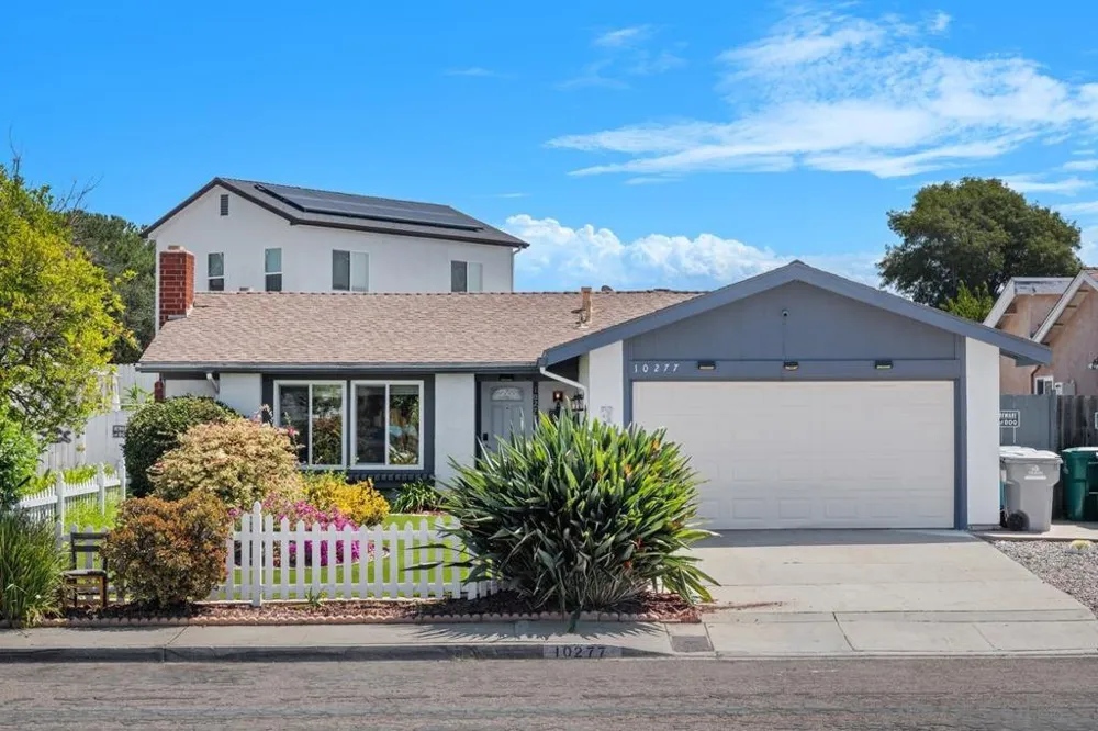 10277 Baroness Ave San Diego, CA 92126