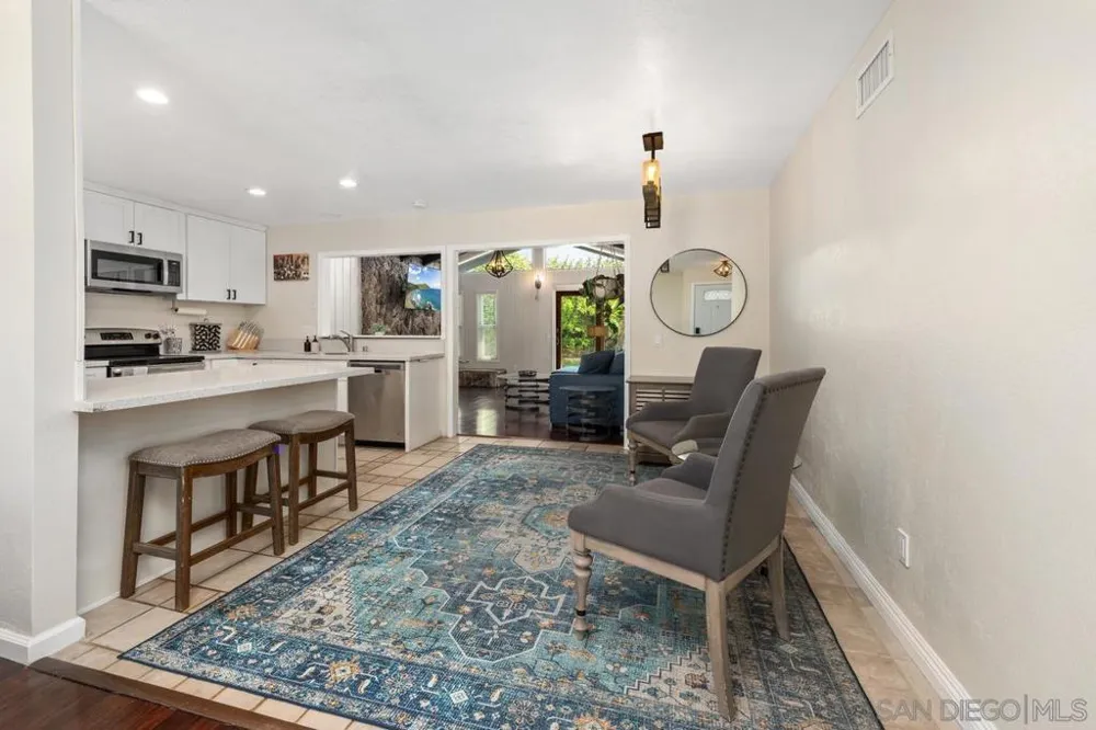10277 Baroness Ave San Diego, CA 92126