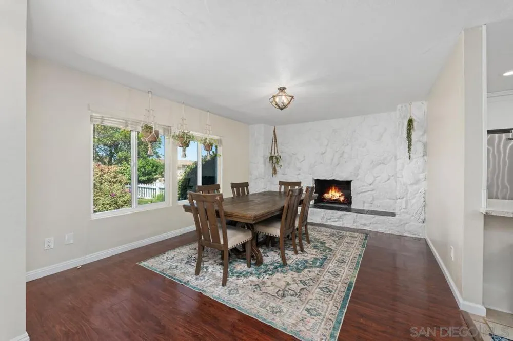 10277 Baroness Ave San Diego, CA 92126