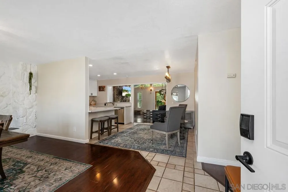 10277 Baroness Ave San Diego, CA 92126