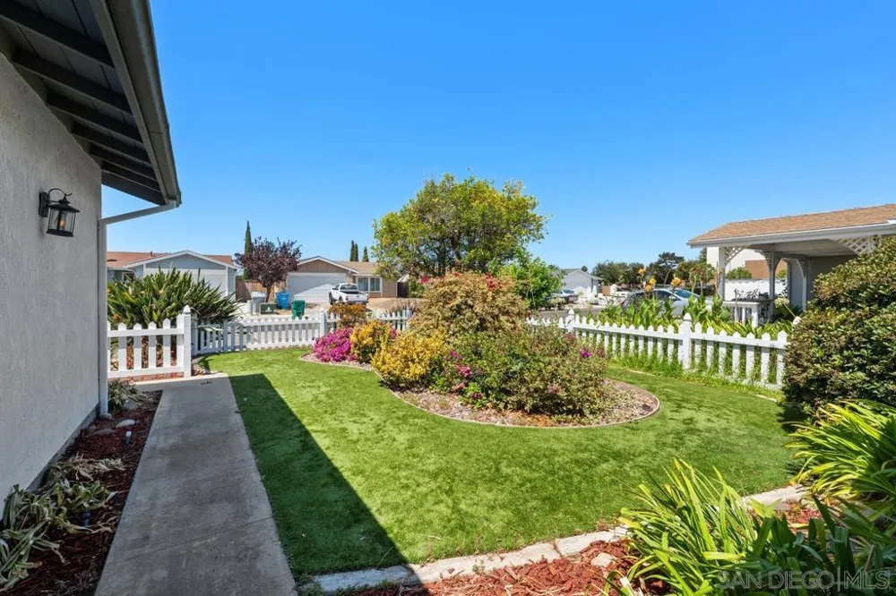 10277 Baroness Ave San Diego, CA 92126