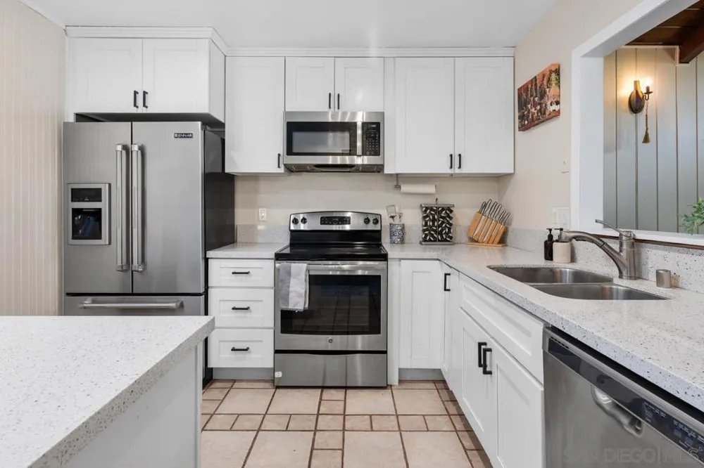 10277 Baroness Ave San Diego, CA 92126