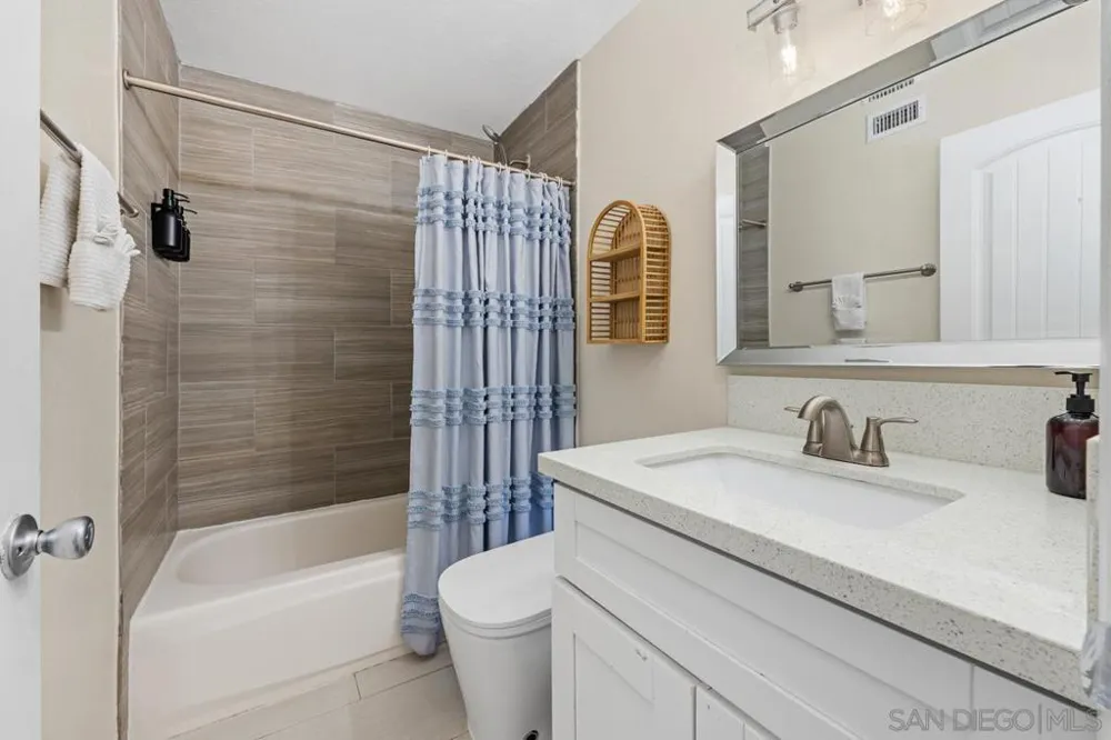 10277 Baroness Ave San Diego, CA 92126
