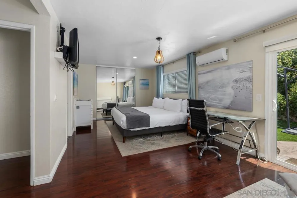 10277 Baroness Ave San Diego, CA 92126