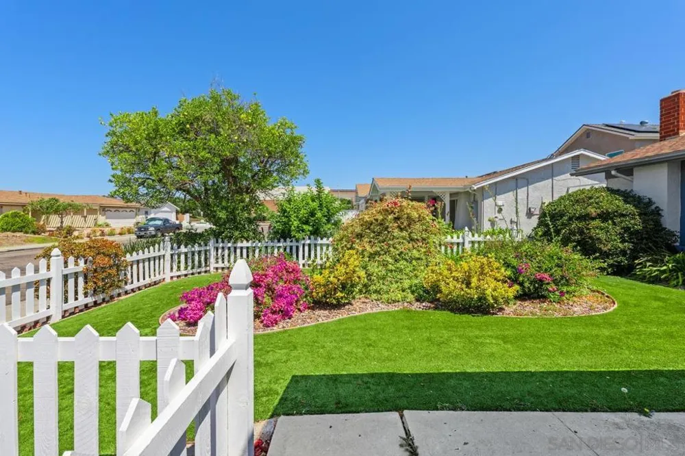 10277 Baroness Ave San Diego, CA 92126